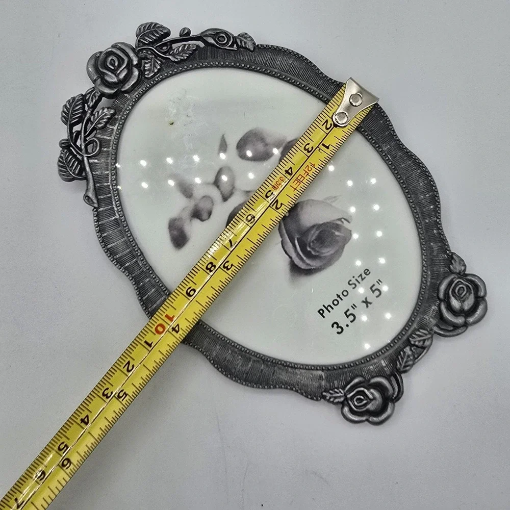 Vtg Ornate Metal Floral Photo Picture Frame‎ Free Standing